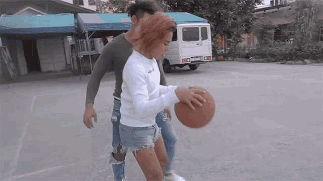 Nagba Basketball Bob Royo GIF - Nagba Basketball Bob Royo Elsa Mendoza GIFs