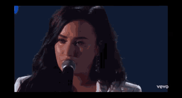 Demi Lovato Sing GIF - Demi Lovato Sing Anyone GIFs
