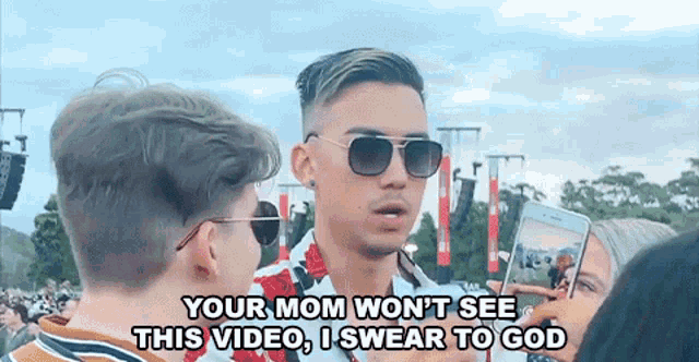 Your Mom Wont See This Video I Swear To God GIF - Your Mom Wont See This Video I Swear To God Assurance GIFs