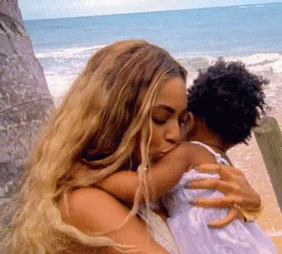 Kiss GIF - Happymothersday Bluivy Beyonce GIFs