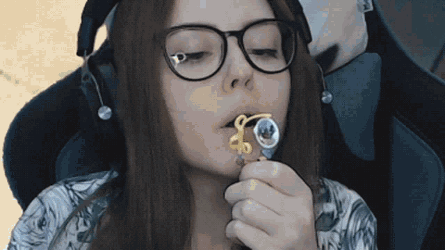 Evilmickie Streamer GIF - Evilmickie Streamer Blow GIFs