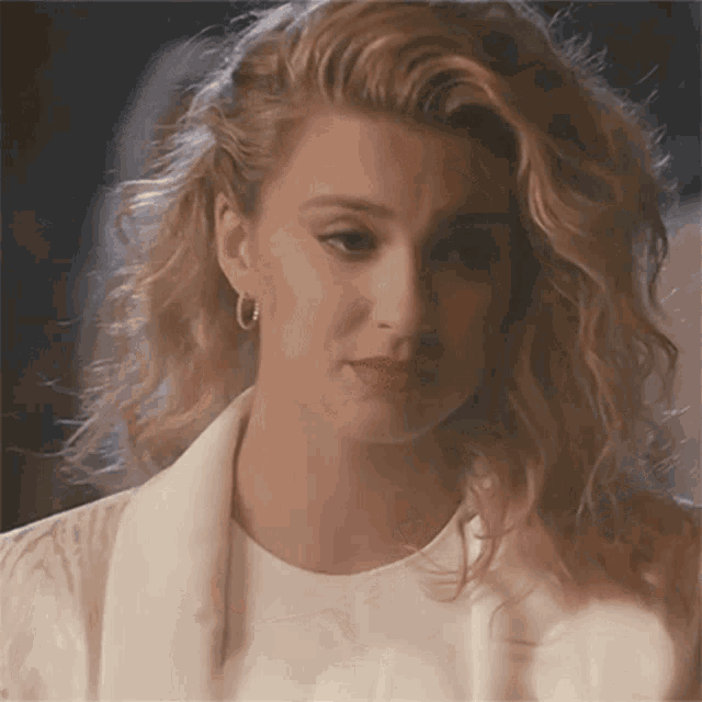 Lonely Tori Kelly GIF - Lonely Tori Kelly Sorry Would Go A Long Way Song GIFs