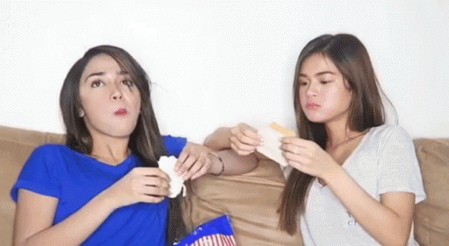 Riva Quenery Scared GIF - Riva Quenery Scared Bff GIFs