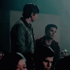 Sweetpea Riverdale GIF - Sweetpea Riverdale Stand Up GIFs