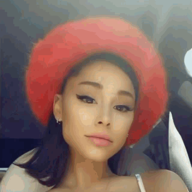 Ariana Grande Cute Hat GIF - Ariana Grande Cute Hat Ariana GIFs