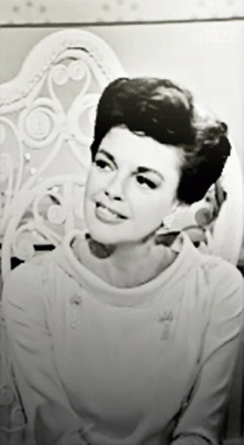 Judy Garland Giggles GIF - Judy Garland Giggles Pretty GIFs