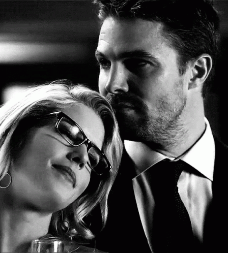 Arrow Felicity And Oliver GIF - Arrow Felicity And Oliver Sweet GIFs