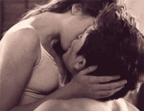 Kissing Intimate GIF - Kissing Intimate Make Out GIFs