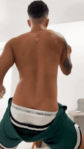 Thiago Pantaleão Whining Hips GIF - Thiago Pantaleão Whining Hips Twerking GIFs