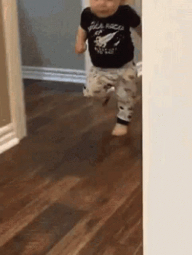 Oops Turn Around GIF - Oops Turn Around Baby GIFs