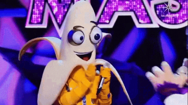 Chocalas Banana GIF - Chocalas Banana Duende GIFs