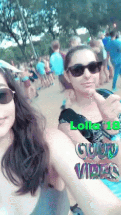 Lolla Dance GIF - Lolla Dance Selfien GIFs