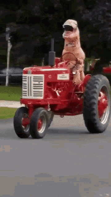 Dino Traktor GIF - Dino Traktor Farmer GIFs