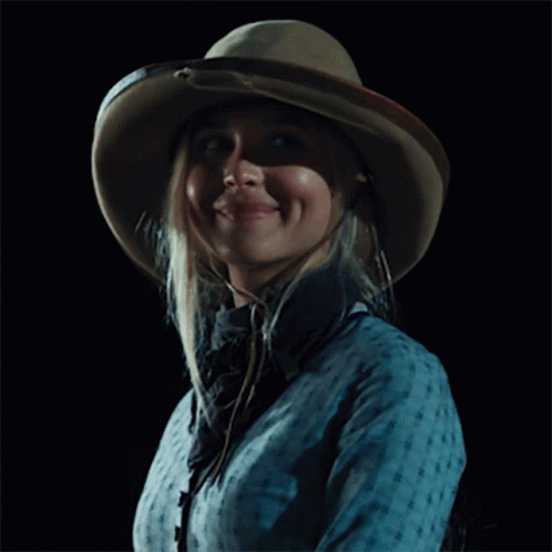 Smiling Elsa Dutton GIF - Smiling Elsa Dutton Isabel May GIFs