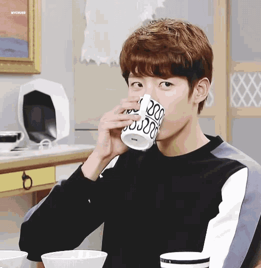 Sungyeol Tea GIF - Sungyeol Tea Morning GIFs