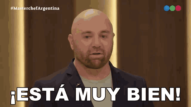 a bald man with a beard is on a masterchef argentina show