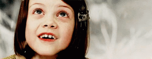 Snow Lucy Pevensie GIF - Snow Lucy Pevensie Narnia GIFs