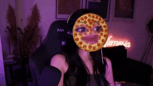 Je Suis Une Pizza Niemesia GIF - Je Suis Une Pizza Niemesia Marie GIFs