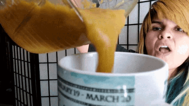 Smoothie Pouring GIF - Smoothie Pouring Cup GIFs