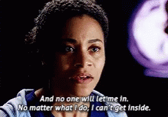 No One Will Let Me In I Cant Get Insinde GIF - No One Will Let Me In I Cant Get Insinde Maggie Pierce GIFs