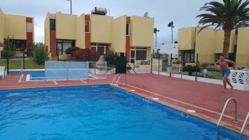 Tubutelo Pool GIF - Tubutelo Pool Jump GIFs