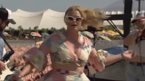 Flow With It Hailey Whitters GIF - Flow With It Hailey Whitters Stagecoach GIFs