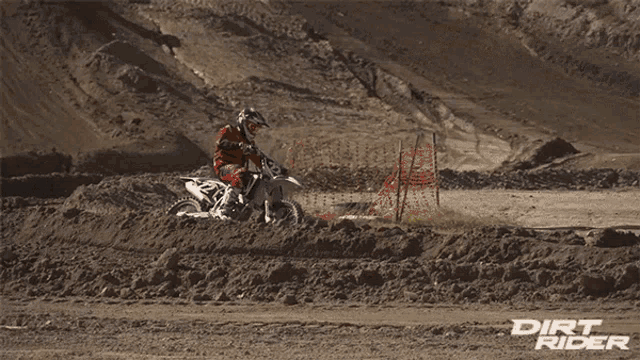 Hard Cyrv Muddy Track GIF - Hard Cyrv Muddy Track Motocross Rider GIFs