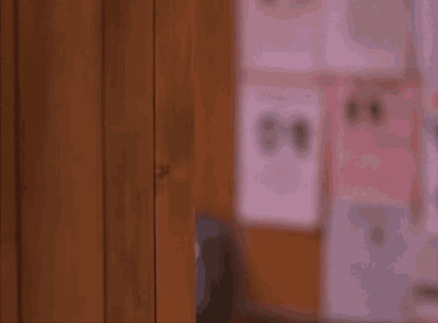 Fisgon GIF - Peek Curious Intrigued GIFs