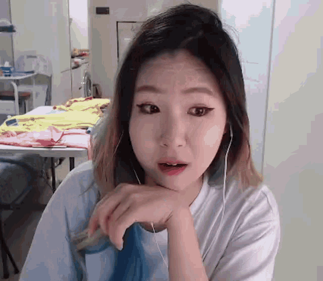 Hachubby Wtf GIF - Hachubby Hachu Wtf GIFs