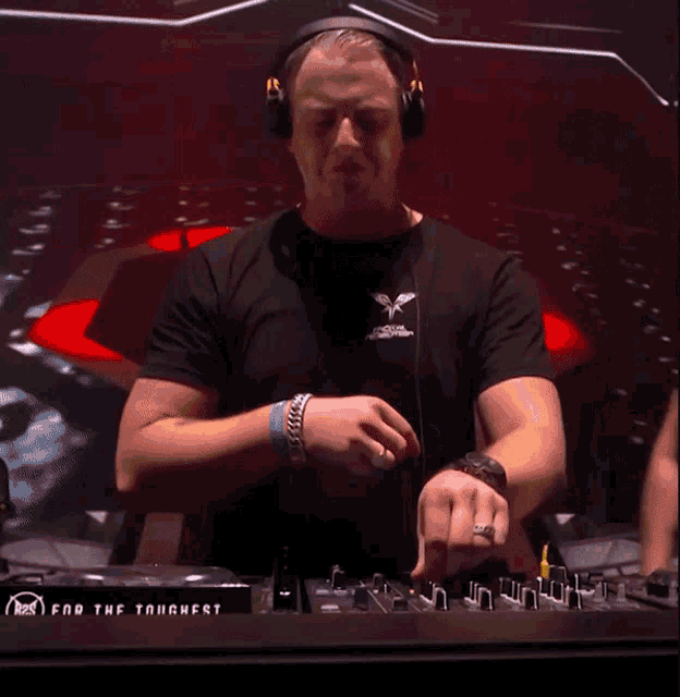 Radical Redemption Hard Bass GIF - Radical Redemption Hard Bass Approve GIFs