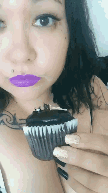 Melly Cupcake GIF - Melly Cupcake Lick GIFs