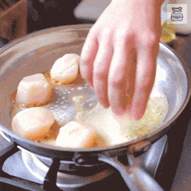 Putting The Meat In The Pan Food Box Hq GIF - Putting The Meat In The Pan Food Box Hq Cooking Fish GIFs