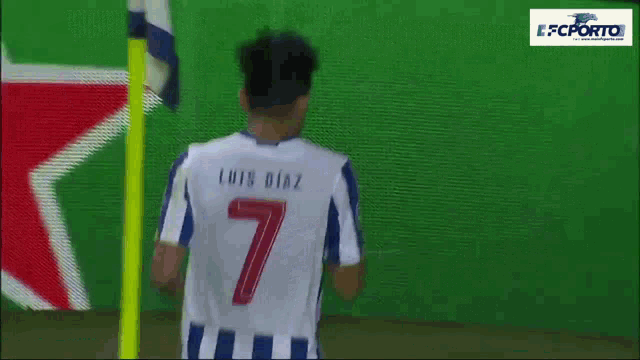 a soccer player with the name luis diaz on the back of his shirt