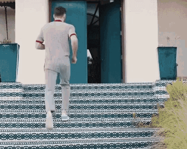 The Chainsmokers Look GIF - The Chainsmokers Look Check Out GIFs