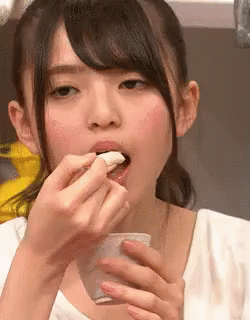 消える　食べる　齋藤飛鳥 乃木坂46 GIF - Asuka Saito Eat Nogizaka GIFs