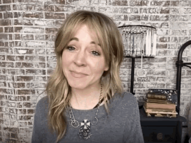 Lindsey Stirling Cute GIF - Lindsey Stirling Cute Kiss GIFs