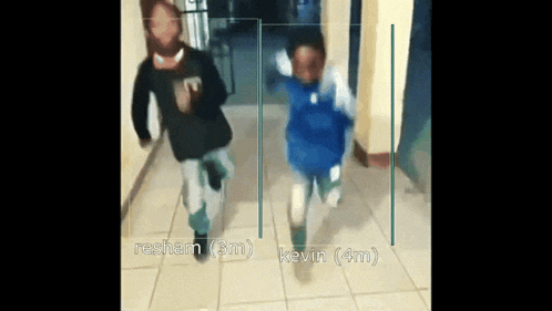 two children are running in a hallway with the words resham ( 5m ) and kevin ( 4m ) written below them