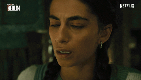 a netflix ad shows a woman making a funny face