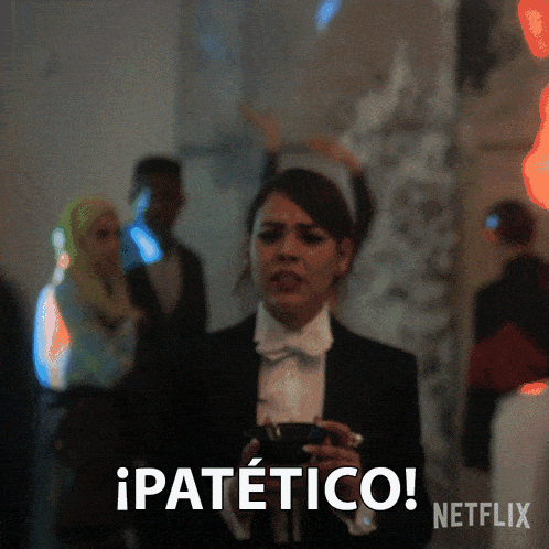 Patético Lu GIF - Patético Lu Danna Paola GIFs