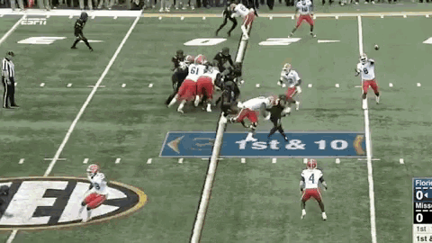 a football game is being played on a field that says 1st & 10 on it