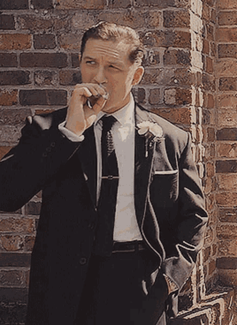Tom Hardy Gangster GIF - Tom Hardy Gangster Smoking GIFs