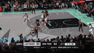 a basketball game between las vegas and new york with the score 82 to 84
