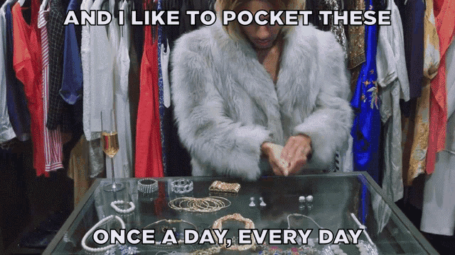 Joanne The Scammer Thief GIF - Joanne The Scammer Thief Jewels GIFs