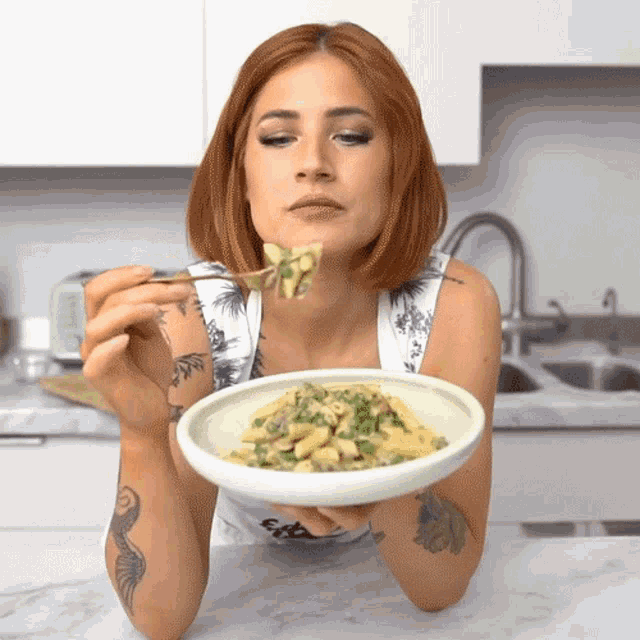 Eating Candice Hutchings GIF - Eating Candice Hutchings Edgy Veg GIFs