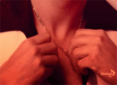 Cory Monteith Glee GIF - Cory Monteith Glee Necklace GIFs