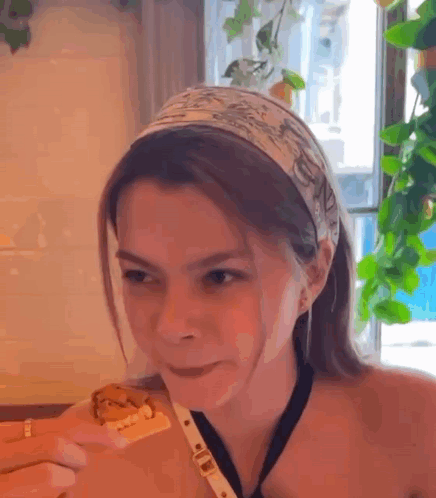 Becky Armstrong Freenbecky GIF - Becky Armstrong Freenbecky Becky Armstrong Eats GIFs