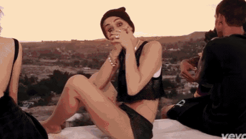 Miley Cyrus GIF - Miley Cyrus Music Video Singer GIFs