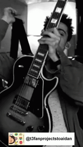 Aidan Gallagher Guitar Guitar Aidan GIF - Aidan Gallagher Guitar Guitar Aidan Aidan Gallagher GIFs