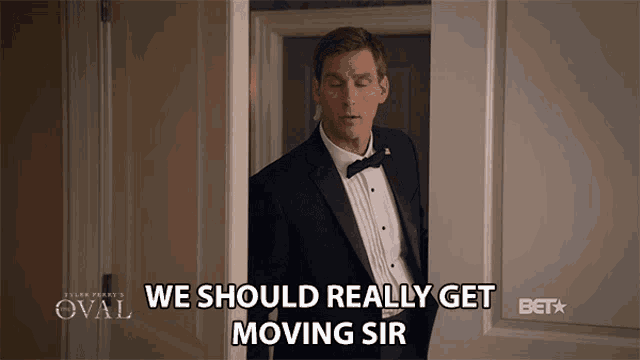 Get Moving Sir We Should Really GIF - Get Moving Sir We Should Really We Need To Go GIFs