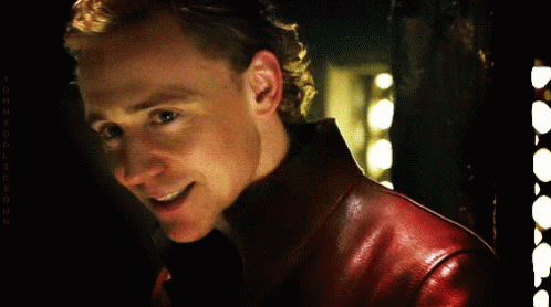 Tom Hiddleston Smile GIF - Tom Hiddleston Smile Smiling GIFs